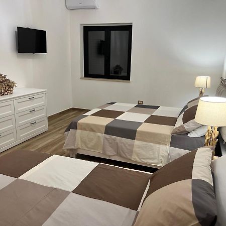 Al Vicolo Stretto Apartment Бранкалеоне Марина Екстериор снимка