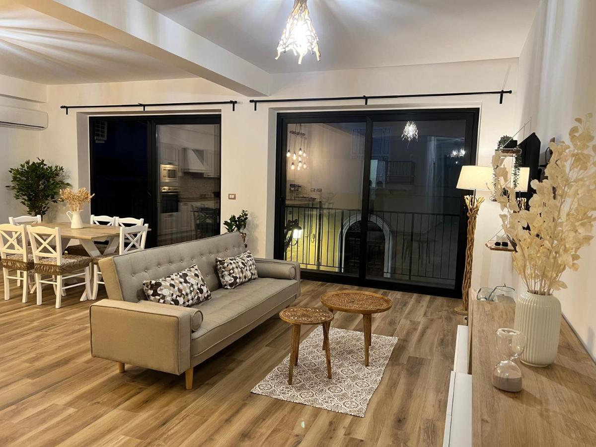 Al Vicolo Stretto Apartment Бранкалеоне Марина Екстериор снимка